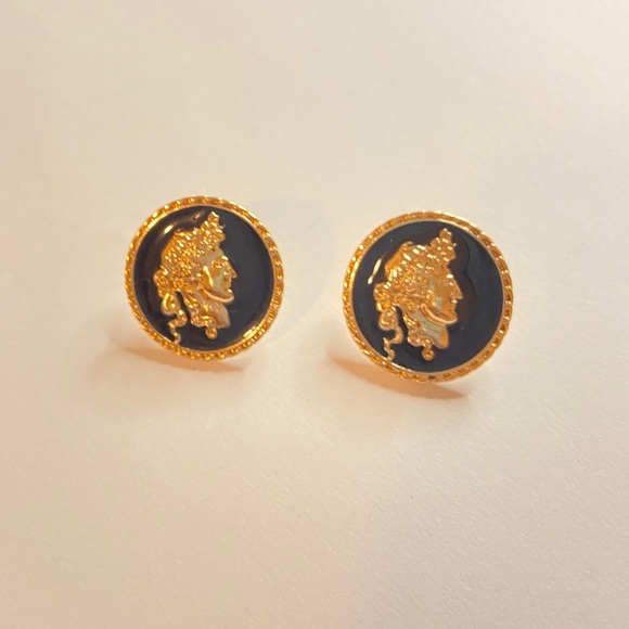 Fashion pair of earrings/ news - Picture 2 of 3